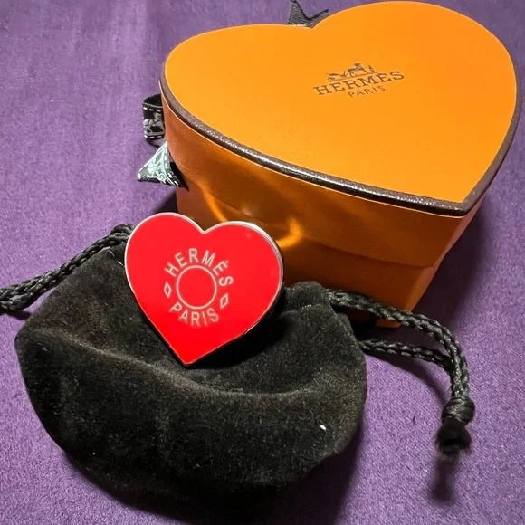 【HERMES】エルメス スカーフリング scarf ring ハート ロゴ入り 国内即発送】エルメス☆限定完売ハートスカーフリング☆レッド